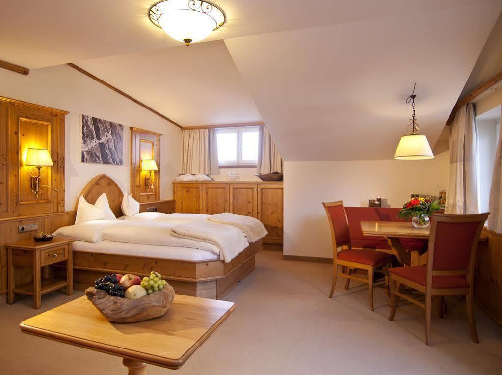 Anthony'S Alpin Hotel Garni 레흐암 아르베르크 외부 사진